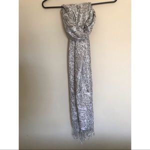 Grey/Silver Scarf